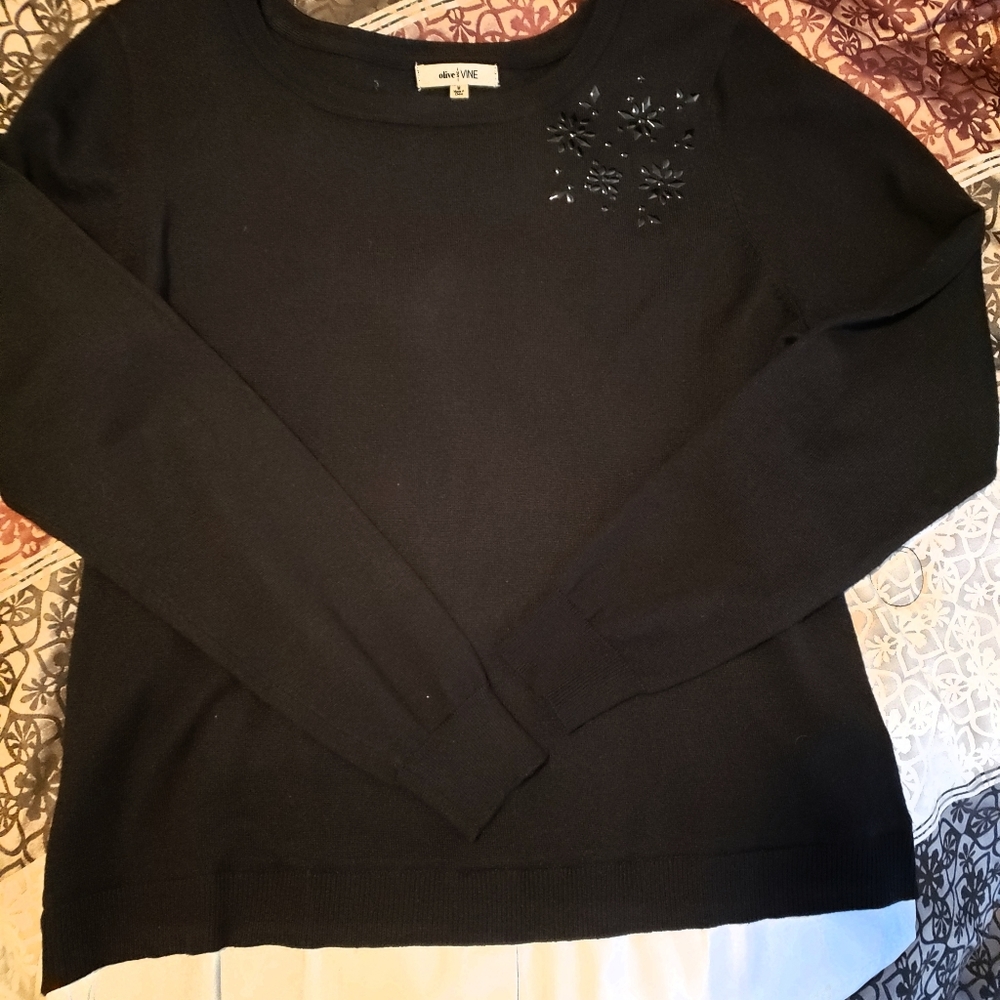 Olive and Vine Sweater, Size Medium, Black
